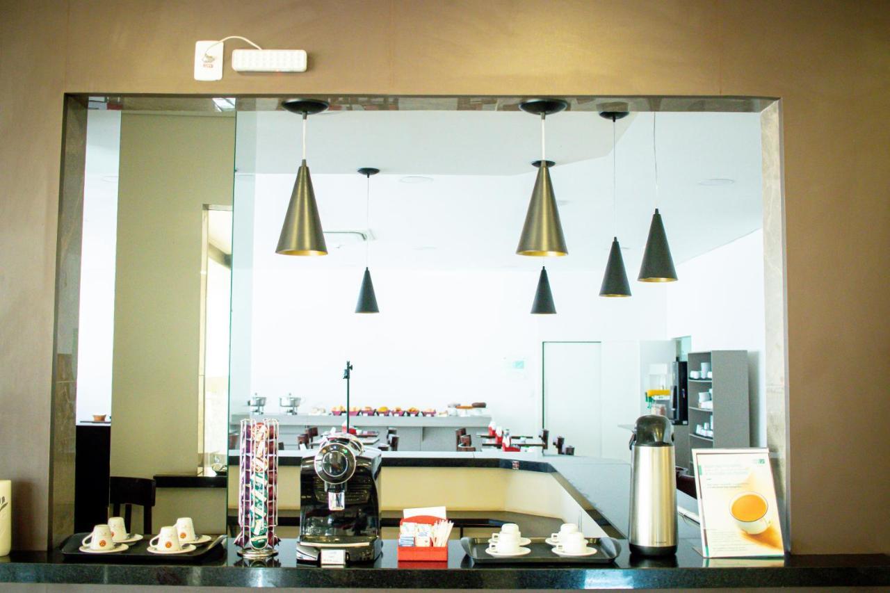 Hotel H2 Congonhas 외부 사진 A coffee bar in a hotel