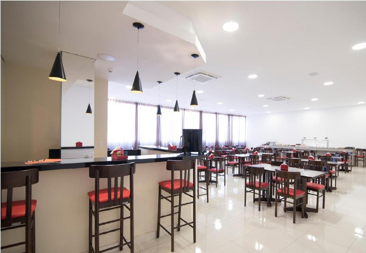 Hotel H2 Congonhas 외부 사진 The interior of the airport's business lounge